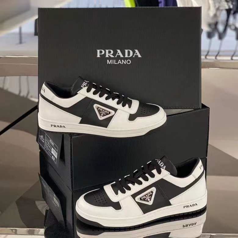 Pra*a casual shoes